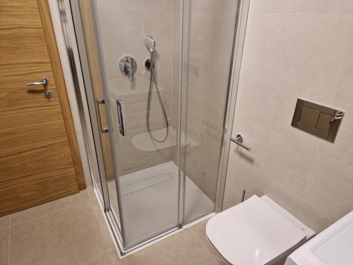 Apartments Cerovic مالينسكا المظهر الخارجي الصورة