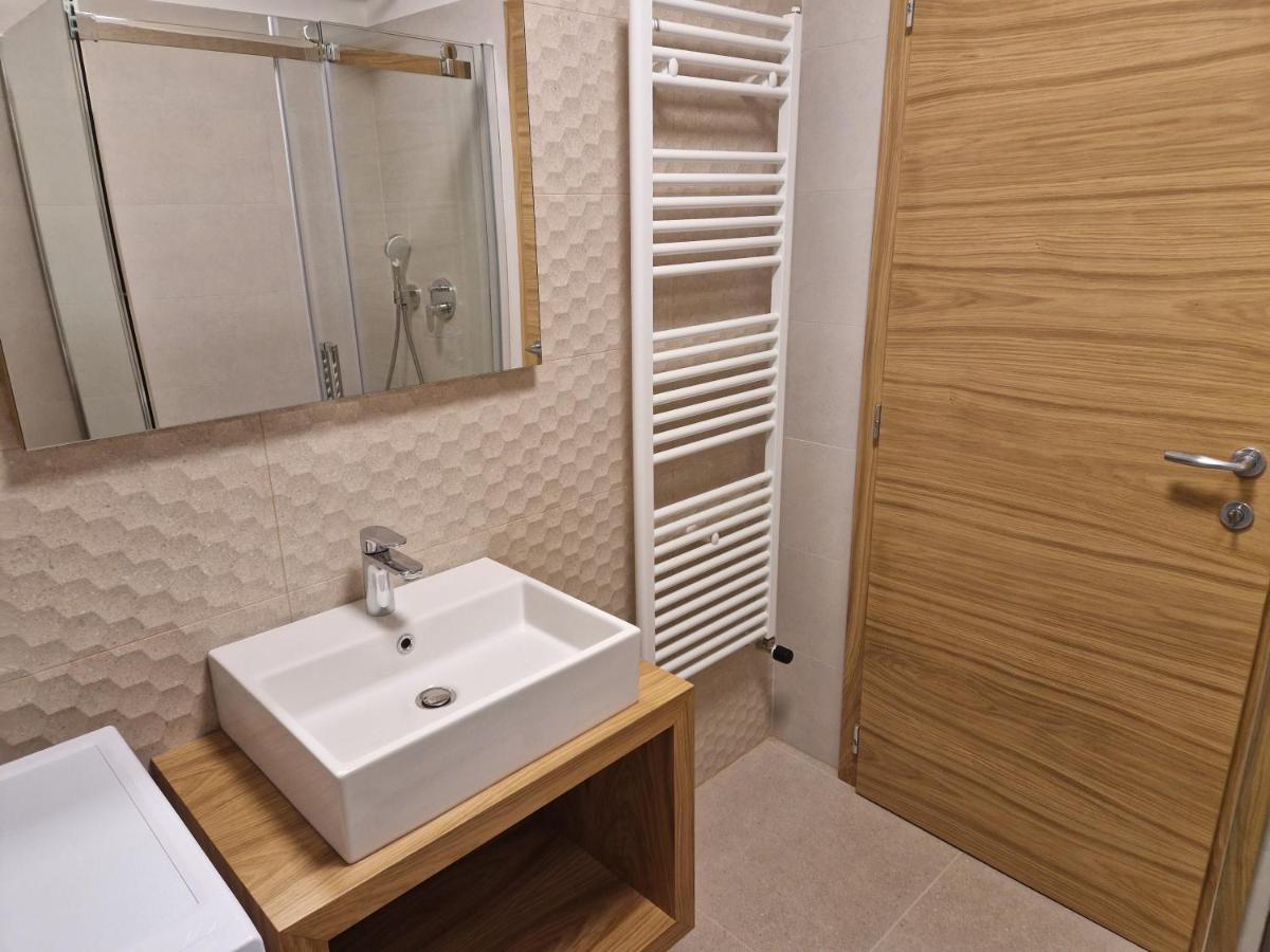 Apartments Cerovic مالينسكا المظهر الخارجي الصورة