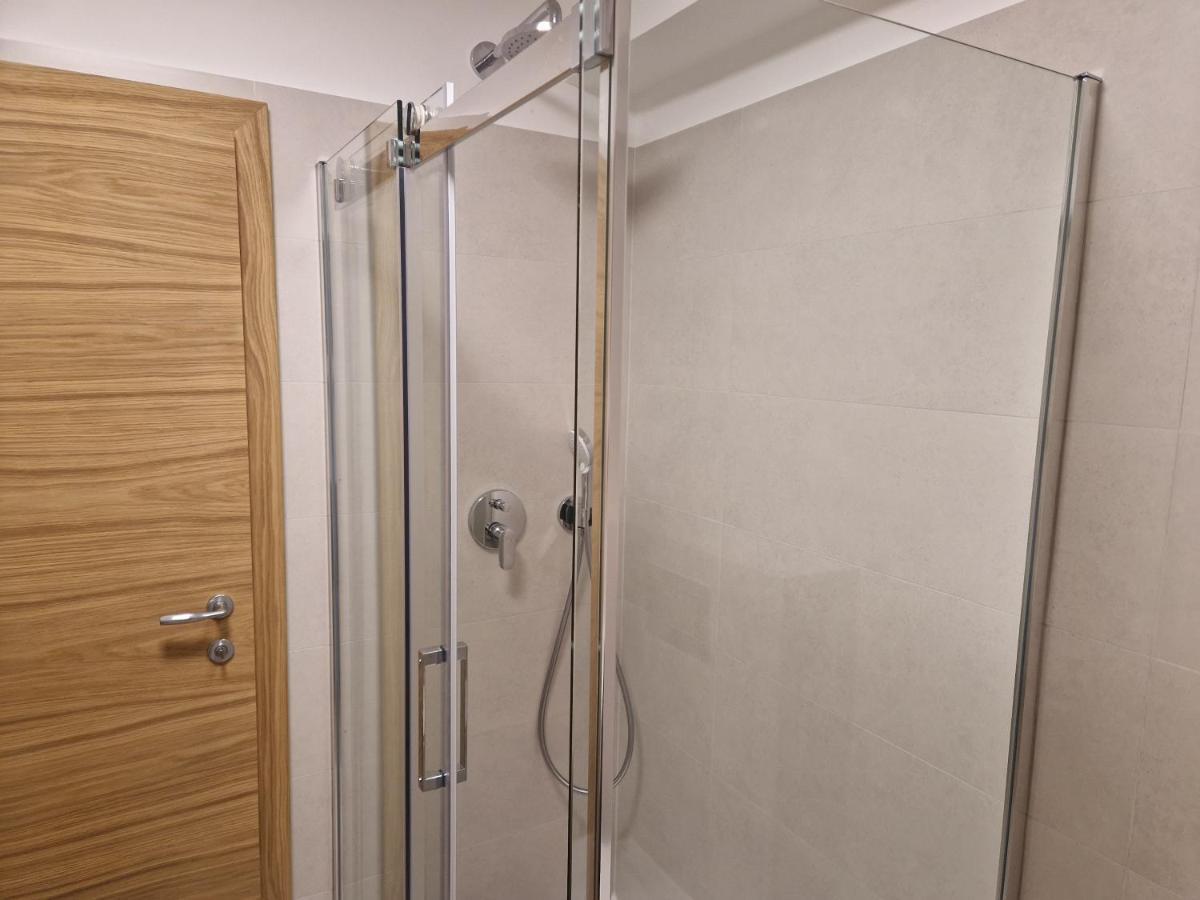 Apartments Cerovic مالينسكا المظهر الخارجي الصورة