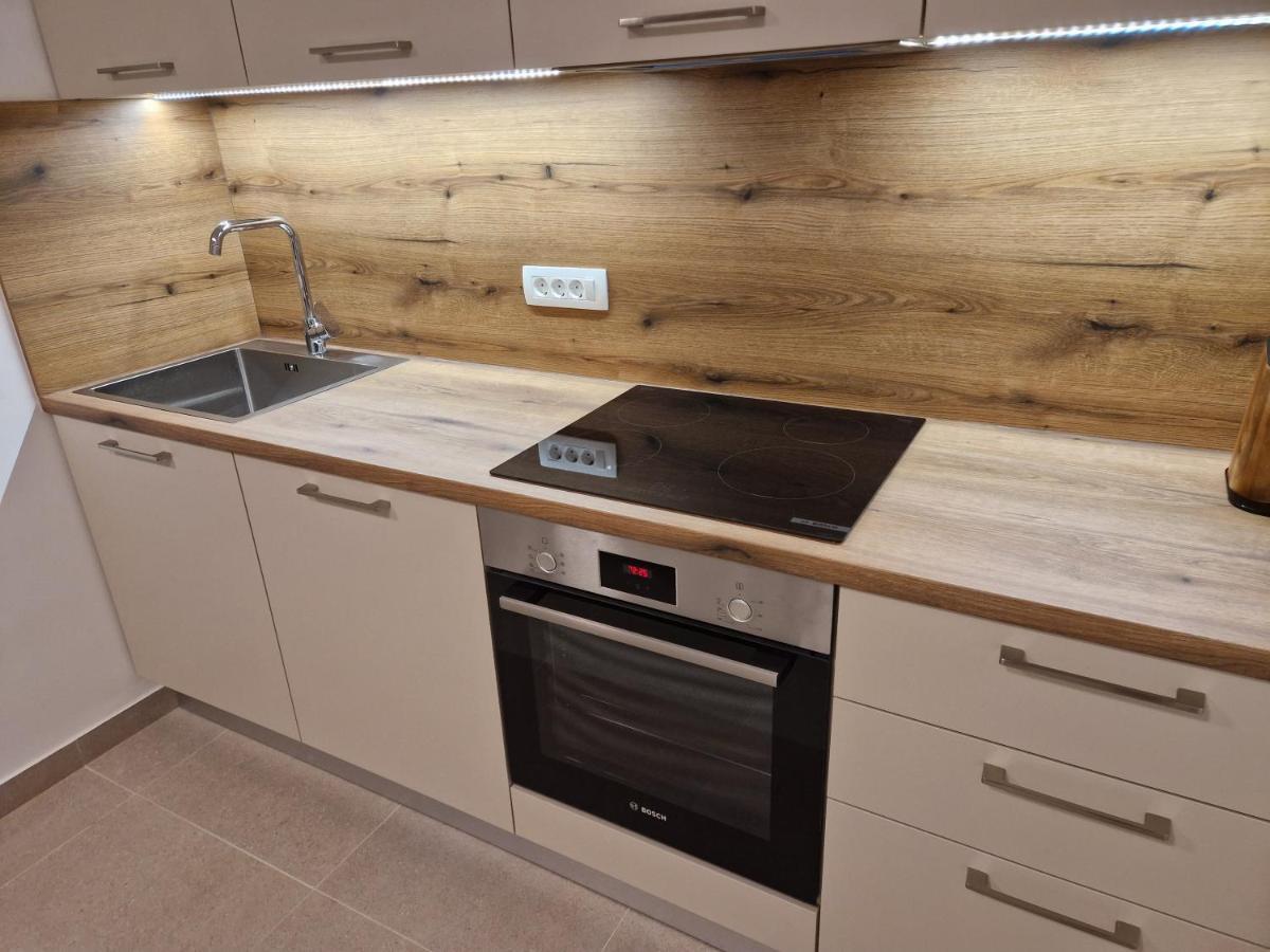 Apartments Cerovic مالينسكا المظهر الخارجي الصورة