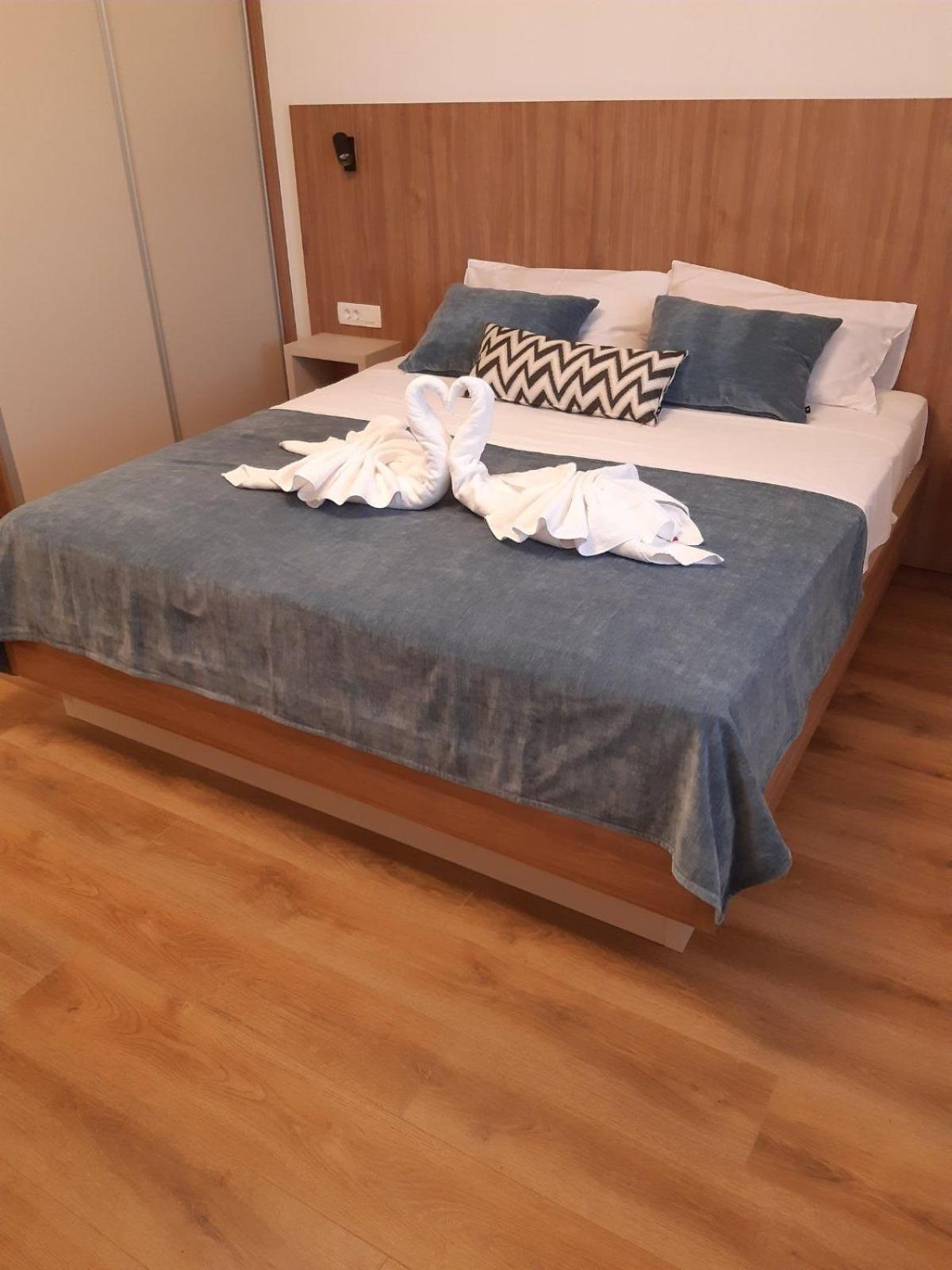 Apartments Cerovic مالينسكا المظهر الخارجي الصورة